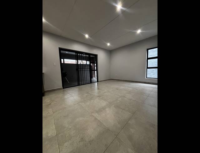 2 BEDROOM APARTMENT FOR SALE IN RIVONIA